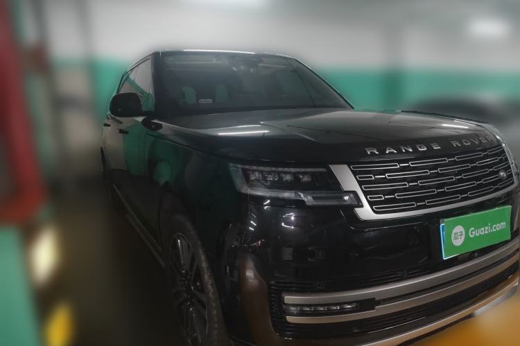 Used Land Rover Range 2023 Revised Version 3.0 L6 400 PS Extended Luxury Edition Front Right 45 Deg