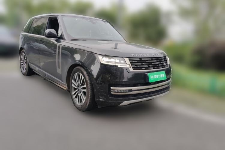 Used Land Rover Range 2023 Revised Version 3.0 L6 400 PS Extended Luxury Edition Front Right 45 Deg