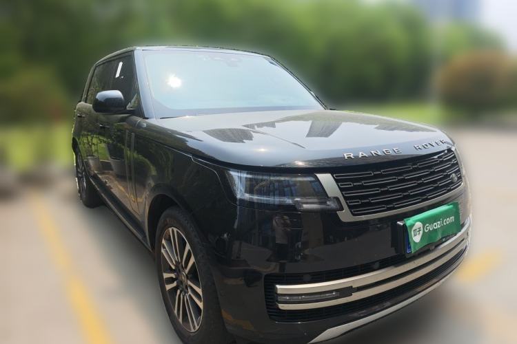 Used Land Rover Range 2023 Revised Version 3.0 L6 400 PS Extended Luxury Edition Front Right 45 Deg
