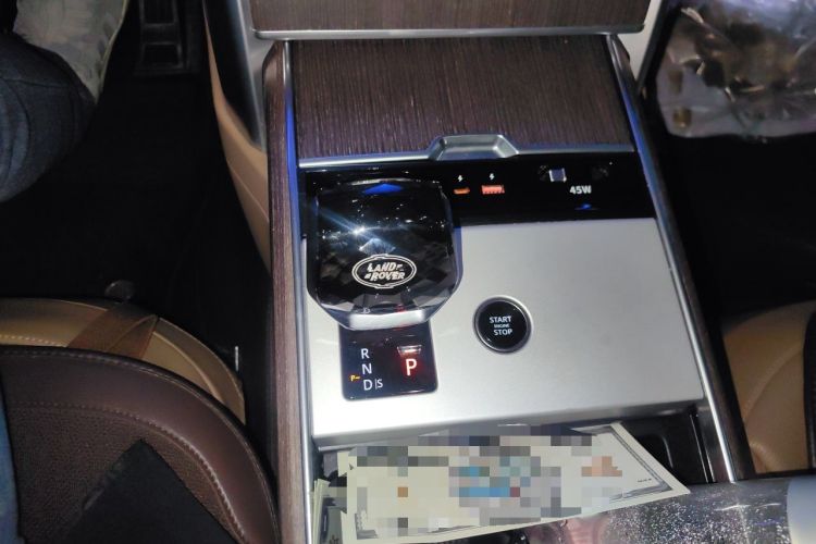 Used Land Rover Range 2023 3.0 L6 400 PS Prestige Seven-Seater Extended Version Gear Lever