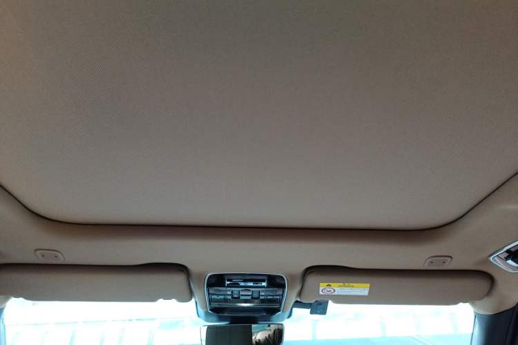 Used Land Rover Range 2023 3.0 L6 400 PS Prestige Seven-Seater Extended Version Headliner