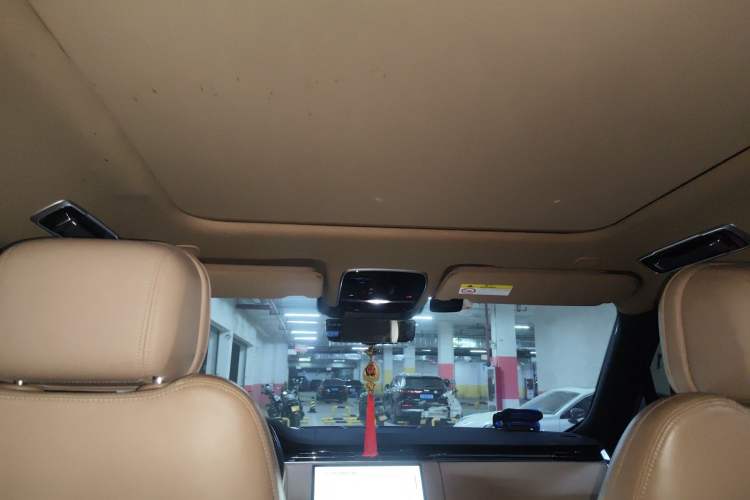 Used Land Rover Range 2023 3.0 L6 400 PS Prestige Seven-Seater Extended Version Headliner