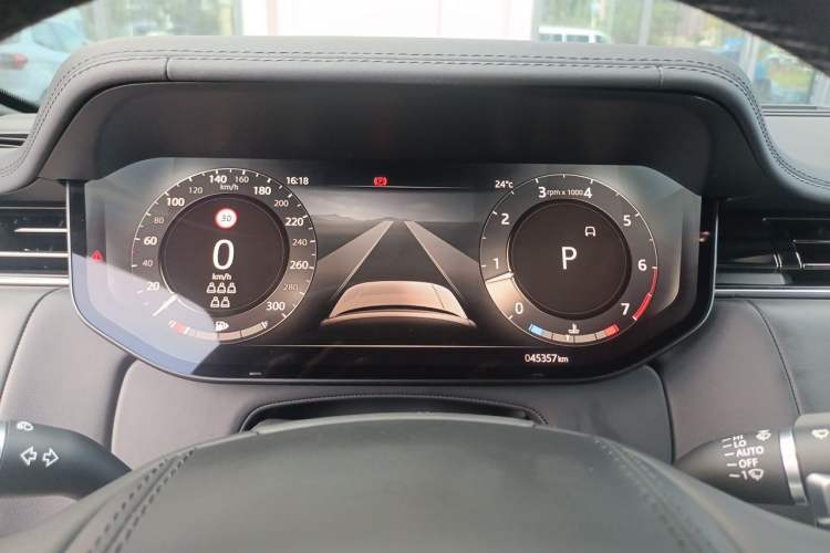 Used Land Rover Range 2023 3.0 L6 400 PS Prestige Seven-Seater Extended Version Instrument Cluster