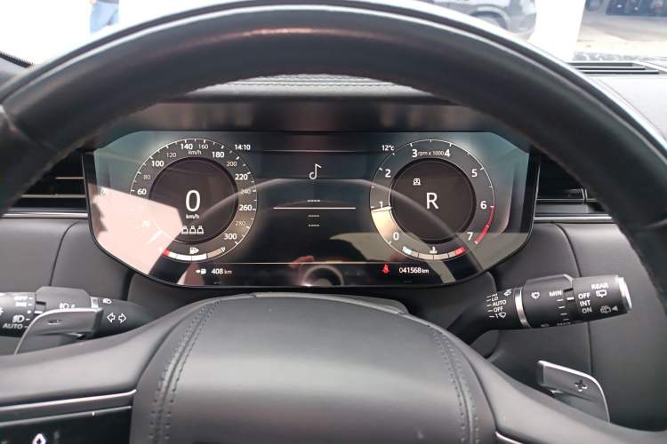Used Land Rover Range 2023 3.0 L6 400 PS Extended Long-Wheelbase Version Instrument Cluster