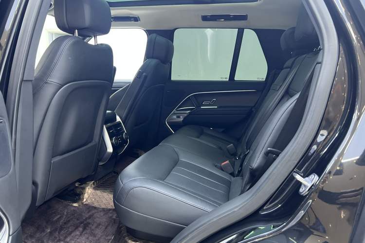 Used Land Rover Range 2023 3.0 L6 360 PS Grand Edition Interior 7