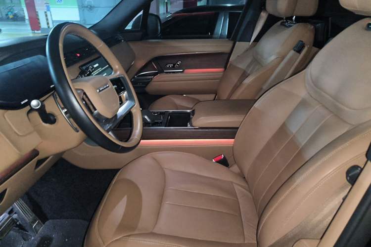 Used Land Rover Range 2023 3.0 L6 400 PS Flagship Extended Version Left Front Seat