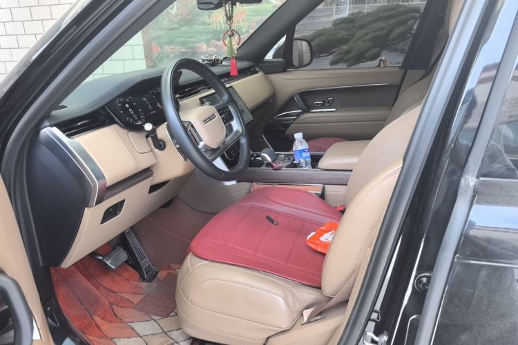 Used Land Rover Range 2023 3.0 L6 400 PS Prestige Seven-Seater Extended Version Left Front Seat