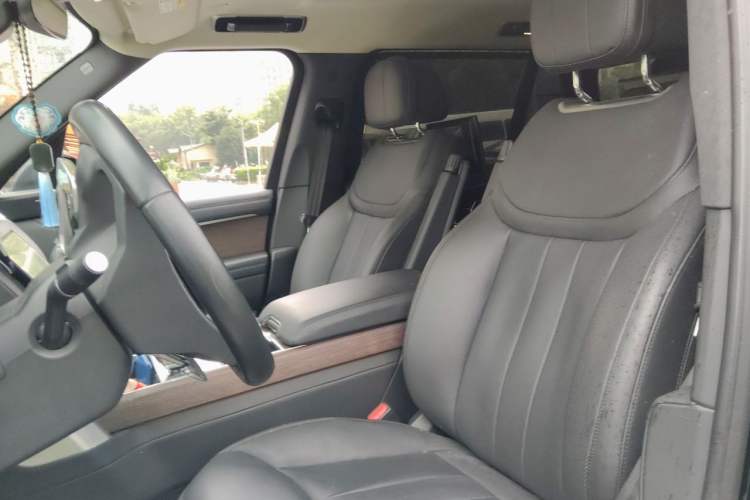 Used Land Rover Range 2023 Revised Version 3.0 L6 400 PS Extended Luxury Edition Left Front Seat