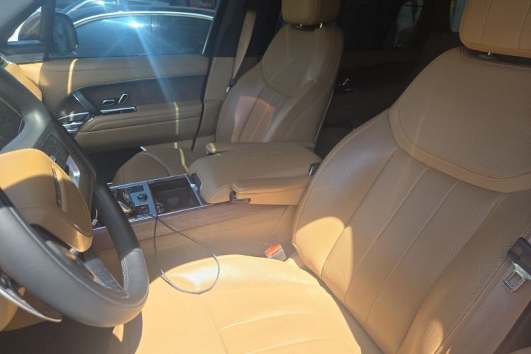 Used Land Rover Range 2023 3.0 L6 400 PS Prestige Seven-Seater Extended Version Left Front Seat