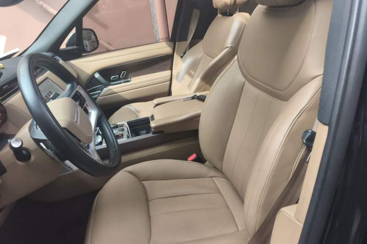 Used Land Rover Range 2023 3.0 L6 400 PS Prestige Seven-Seater Extended Version Left Front Seat
