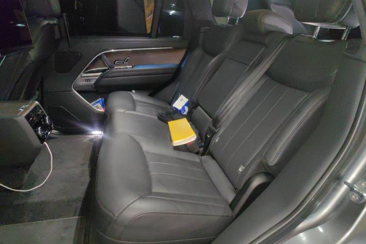 Used Land Rover Range 2023 Revised Version 3.0 L6 400 PS Extended Luxury Edition Left Rear Seat
