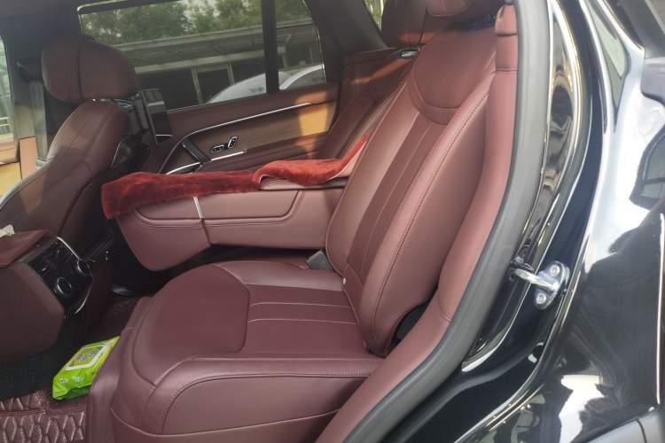 Used Land Rover Range 2023 3.0 L6 400 PS Flagship Extended Version Left Rear Seat