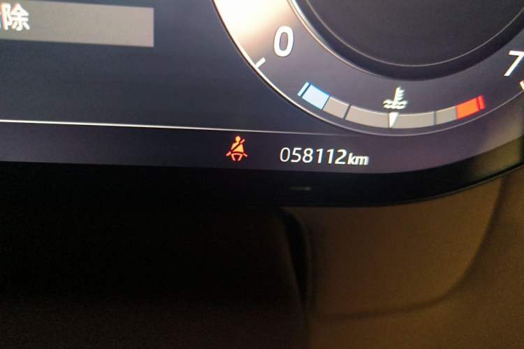 Used Land Rover Range 2023 3.0 L6 400 PS Flagship Extended Version Odometer Close Up