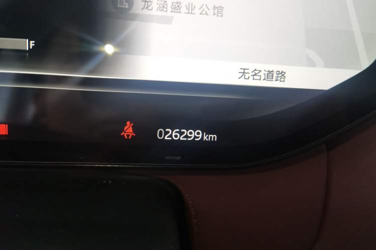 Used Land Rover Range 2023 3.0 L6 400 PS Flagship Extended Version Odometer Close Up