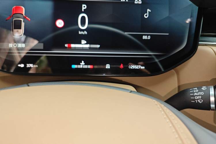 Used Land Rover Range 2023 3.0 L6 400 PS Prestige Seven-Seater Extended Version Odometer Close Up