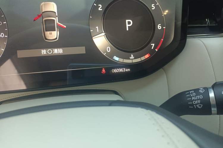 Used Land Rover Range  Odometer Close Up