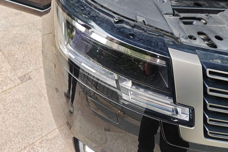 Used Land Rover Range 2023 3.0 L6 400 PS Prestige Seven-Seater Extended Version Right Front Headlight