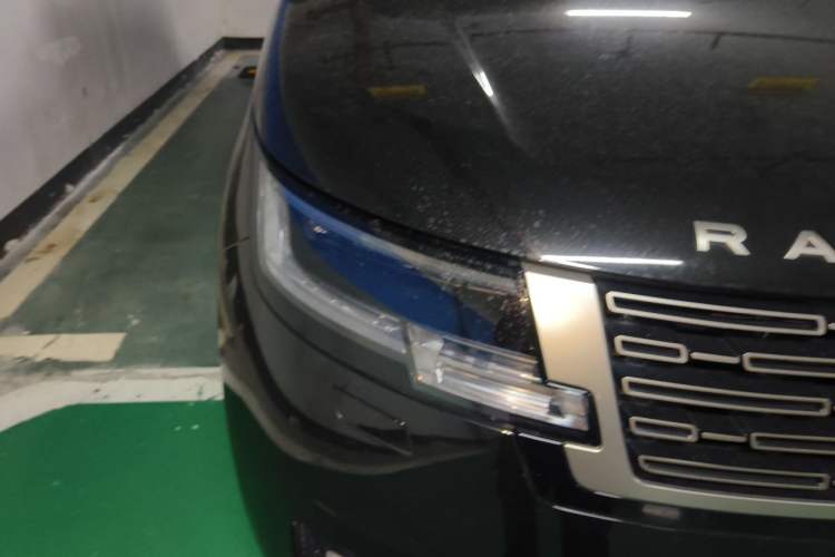 Used Land Rover Range 2023 3.0 L6 400 PS Prestige Seven-Seater Extended Version Right Front Headlight