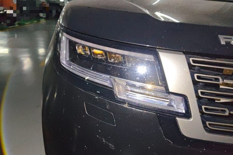 Used Land Rover Range 2023 3.0 L6 400 PS Prestige Seven-Seater Extended Version Right Front Headlight