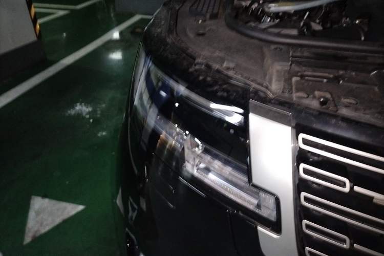 Used Land Rover Range 2023 3.0 L6 360 PS Grand Edition Right Front Headlight