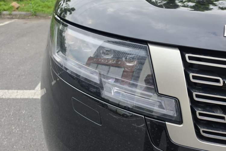 Used Land Rover Range 2023 3.0 L6 360 PS Grand Edition Right Front Headlight