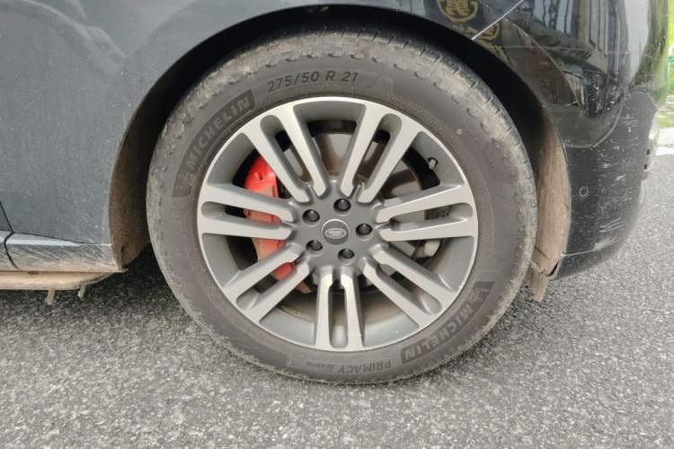 Used Land Rover Range 2023 Revised Version 3.0 L6 400 PS Extended Luxury Edition Right Front Wheel Hub