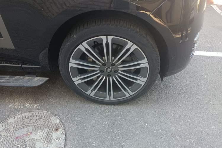 Used Land Rover Range  Right Front Wheel Hub