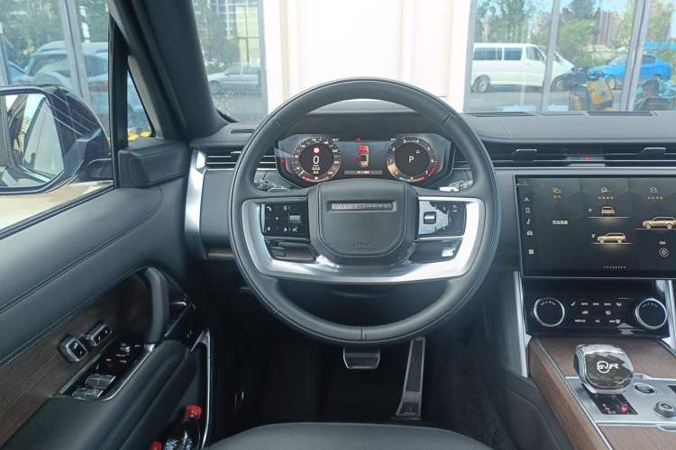 Used Land Rover Range 2023 3.0 L6 400 PS Prestige Seven-Seater Extended Version Steering Wheel