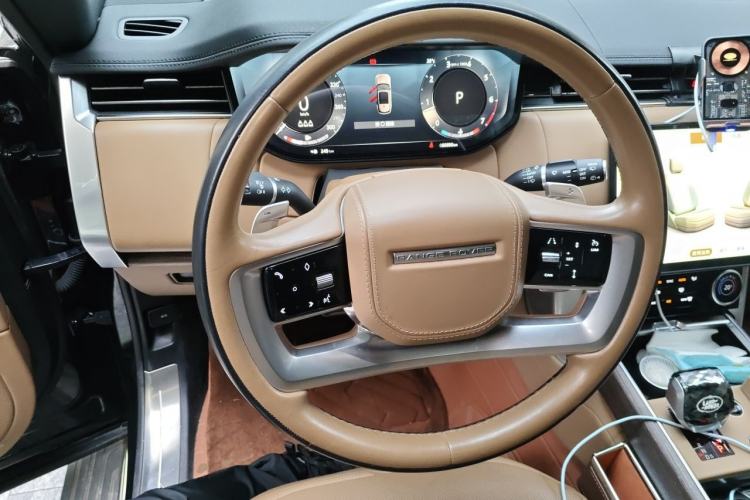 Used Land Rover Range 2023 3.0 L6 400 PS Extended Long-Wheelbase Version Steering Wheel