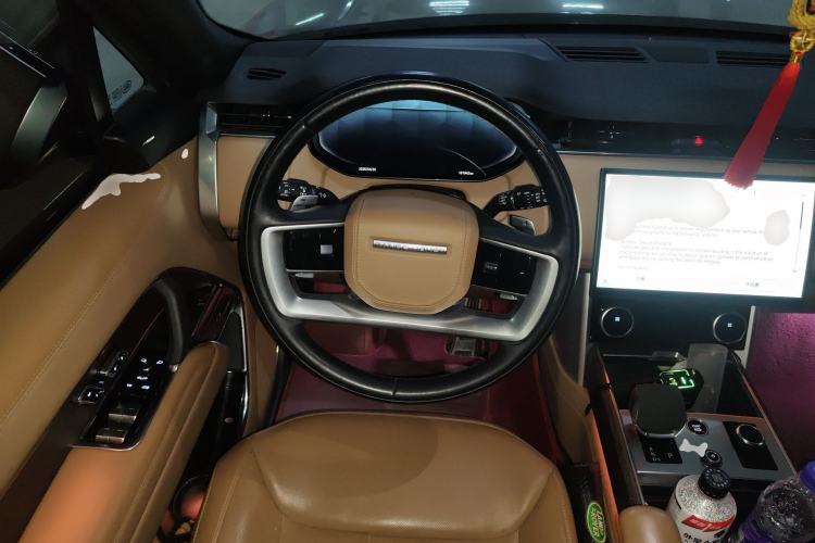 Used Land Rover Range 2023 3.0 L6 400 PS Prestige Seven-Seater Extended Version Steering Wheel