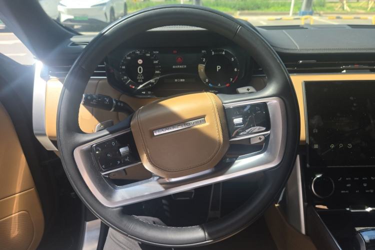 Used Land Rover Range 2023 3.0 L6 400 PS Prestige Seven-Seater Extended Version Steering Wheel