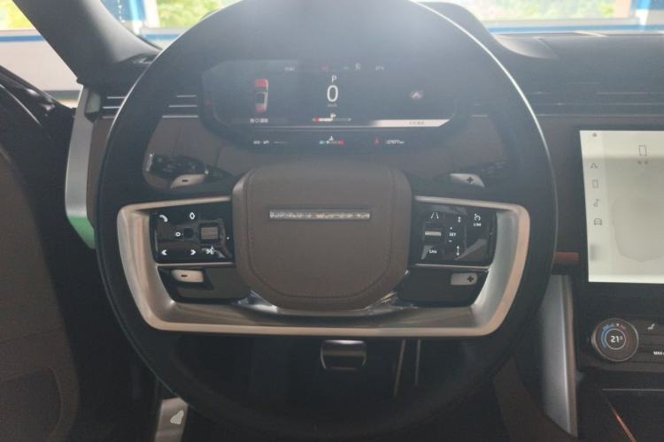 Used Land Rover Range 2023 3.0 L6 360 PS Grand Edition Steering Wheel