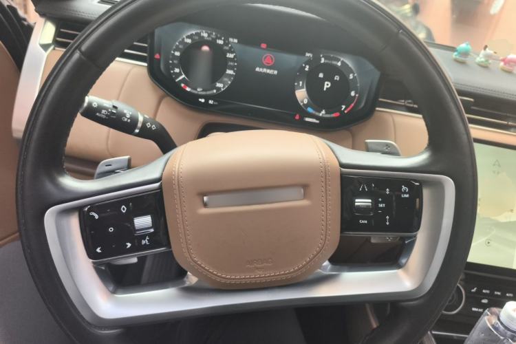 Used Land Rover Range 2023 3.0 L6 400 PS Prestige Seven-Seater Extended Version Steering Wheel