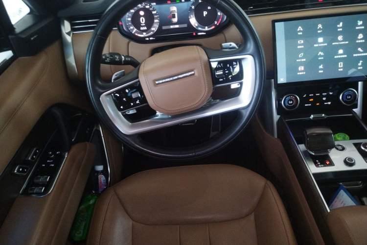 Used Land Rover Range 2023 Revised Version 3.0 L6 400 PS Extended Luxury Edition Steering Wheel