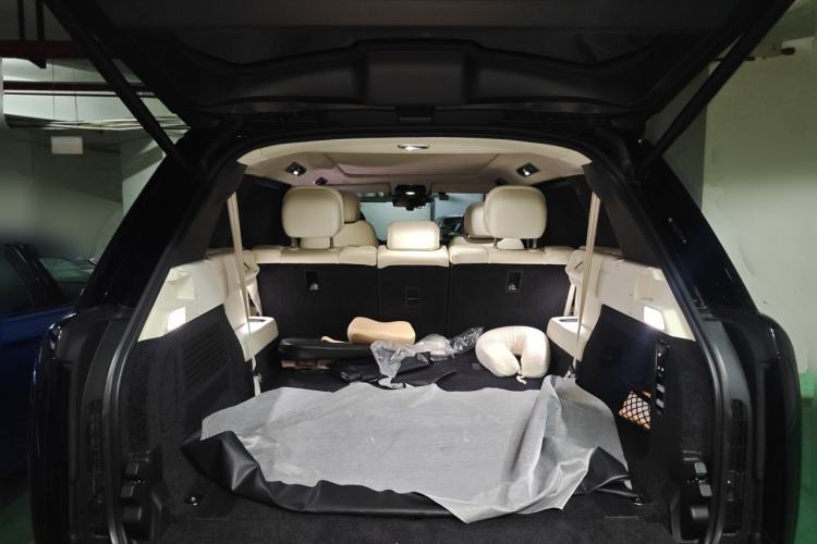 Used Land Rover Range 2023 3.0 L6 400 PS Prestige Seven-Seater Extended Version Trunk