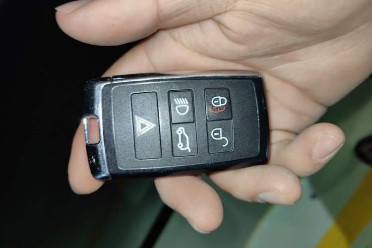 Used Land Rover Range 2023 Revised Version 3.0 L6 400 PS Extended Luxury Edition Vehicle Key