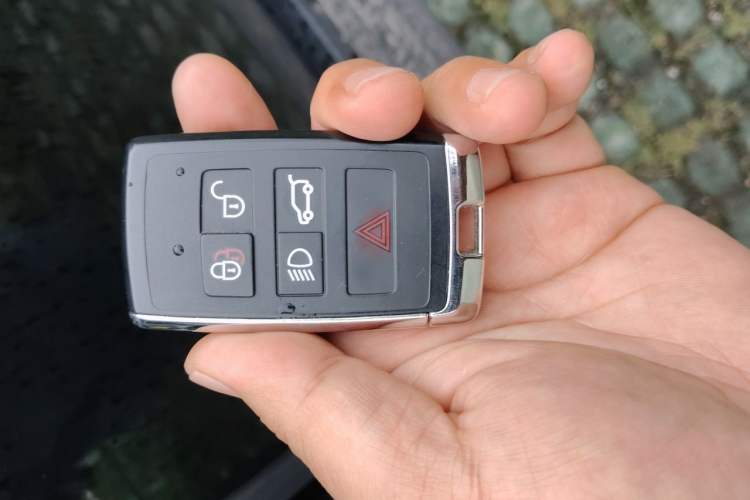 Used Land Rover Range 2023 Revised Version 3.0 L6 400 PS Extended Luxury Edition Vehicle Key