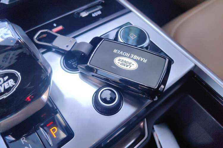 Used Land Rover Range 2023 3.0 L6 400 PS Prestige Seven-Seater Extended Version Vehicle Key