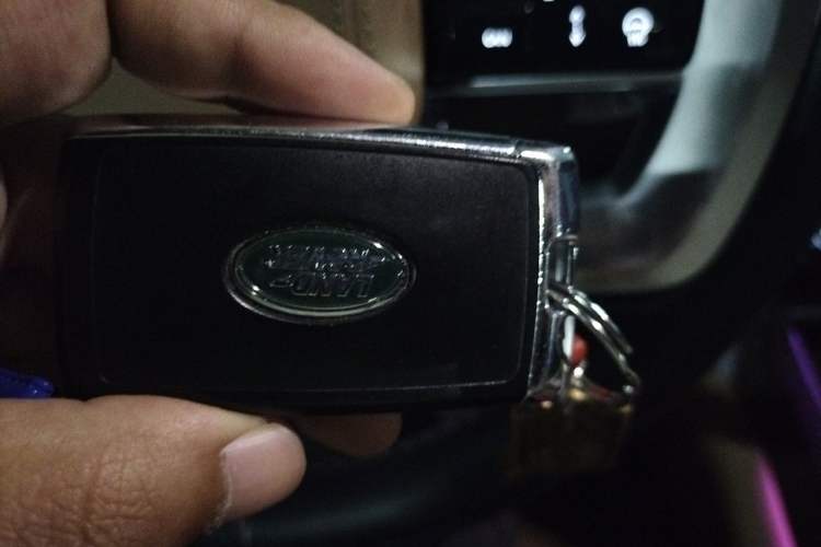 Used Land Rover Range 2023 3.0 L6 360 PS Grand Edition Vehicle Key