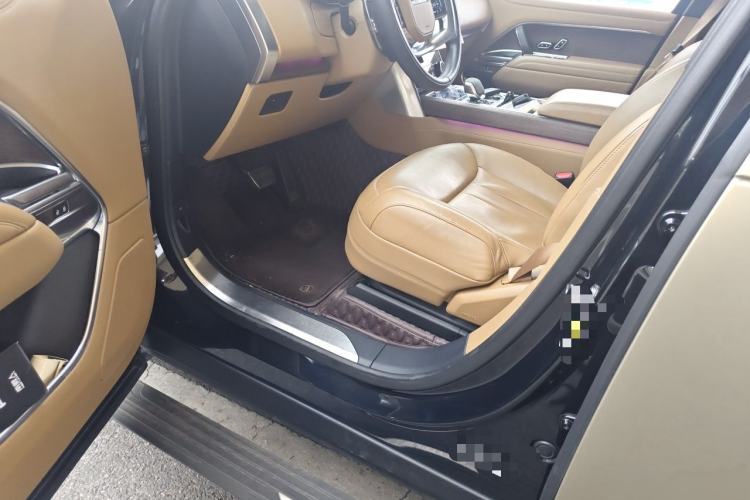 Used Land Rover Range 2023 3.0 L6 360 PS Grand Edition Driver Seat