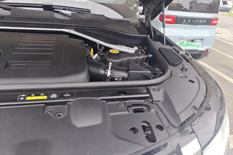 Used Land Rover Range 2023 3.0 L6 360 PS Grand Edition Engine Bay Left