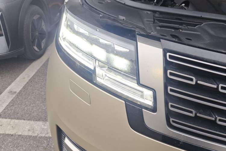 Used Land Rover Range 2023 3.0 L6 360 PS Grand Edition Right Front Headlight