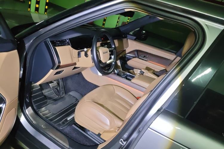 Used Land Rover Range 2023 3.0 L6 400 PS Prestige Seven-Seater Extended Version Driver Seat