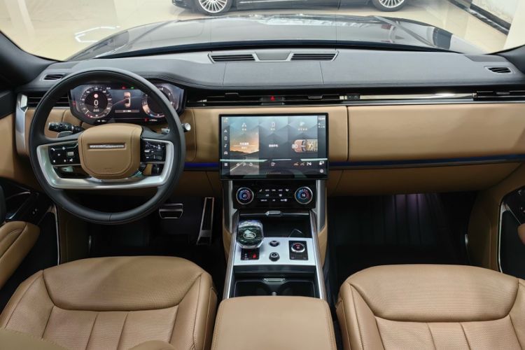Used Land Rover Range 2023 3.0 L6 360 PS Grand Edition Interior 3