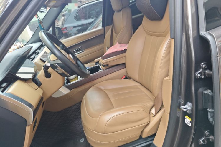 Used Land Rover Range 2023 3.0 L6 360 PS Grand Edition Left Front Seat