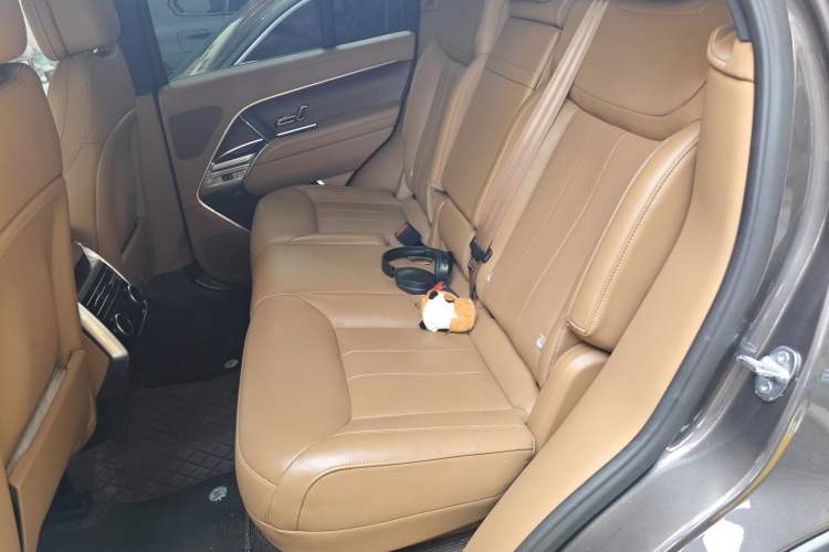 Used Land Rover Range 2023 3.0 L6 360 PS Grand Edition Left Rear Seat