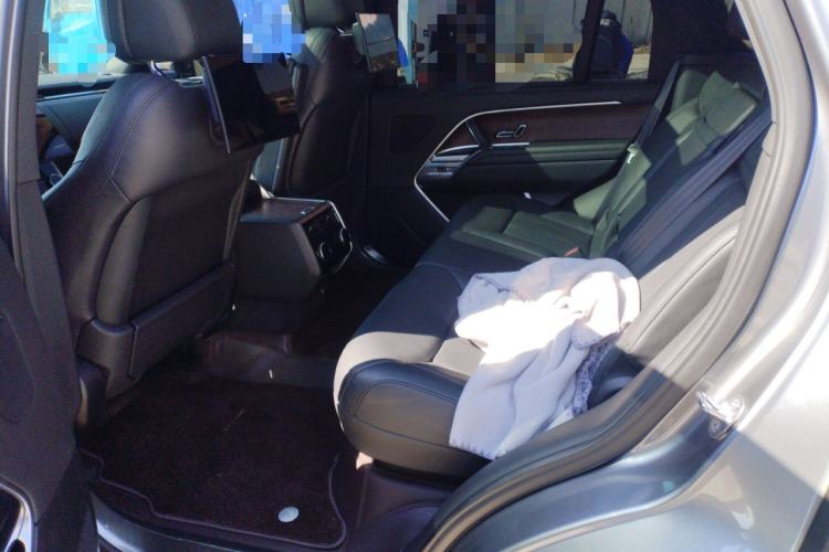 Used Land Rover Range 2023 Revised Version 3.0 L6 400 PS Extended Luxury Edition Left Rear Seat