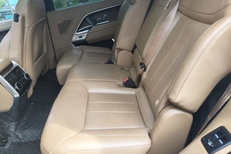 Used Land Rover Range 2023 3.0 L6 400 PS Prestige Seven-Seater Extended Version Left Rear Seat