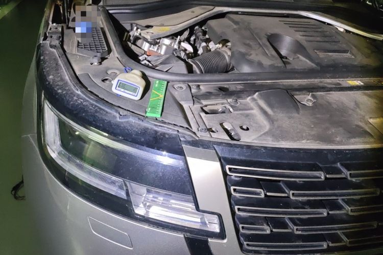 Used Land Rover Range 2023 3.0 L6 400 PS Prestige Seven-Seater Extended Version Right Front Headlight