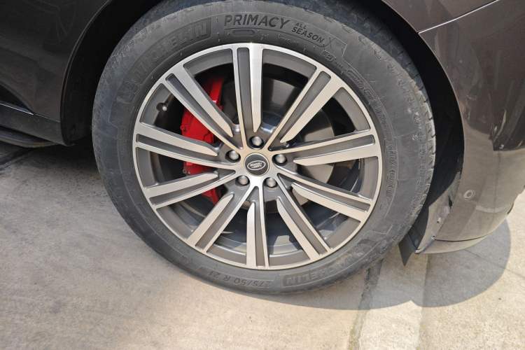 Used Land Rover Range 2023 3.0 L6 360 PS Grand Edition Right Front Wheel Hub
